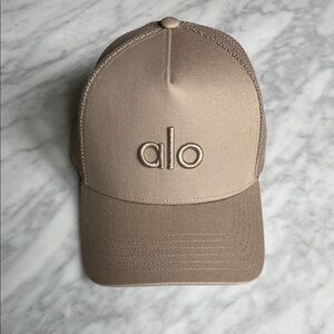 ALO Yoga District Trucker Hat